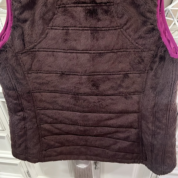 The North Face Mossbud Insulated Reversible Vest - Picture 8 of 11